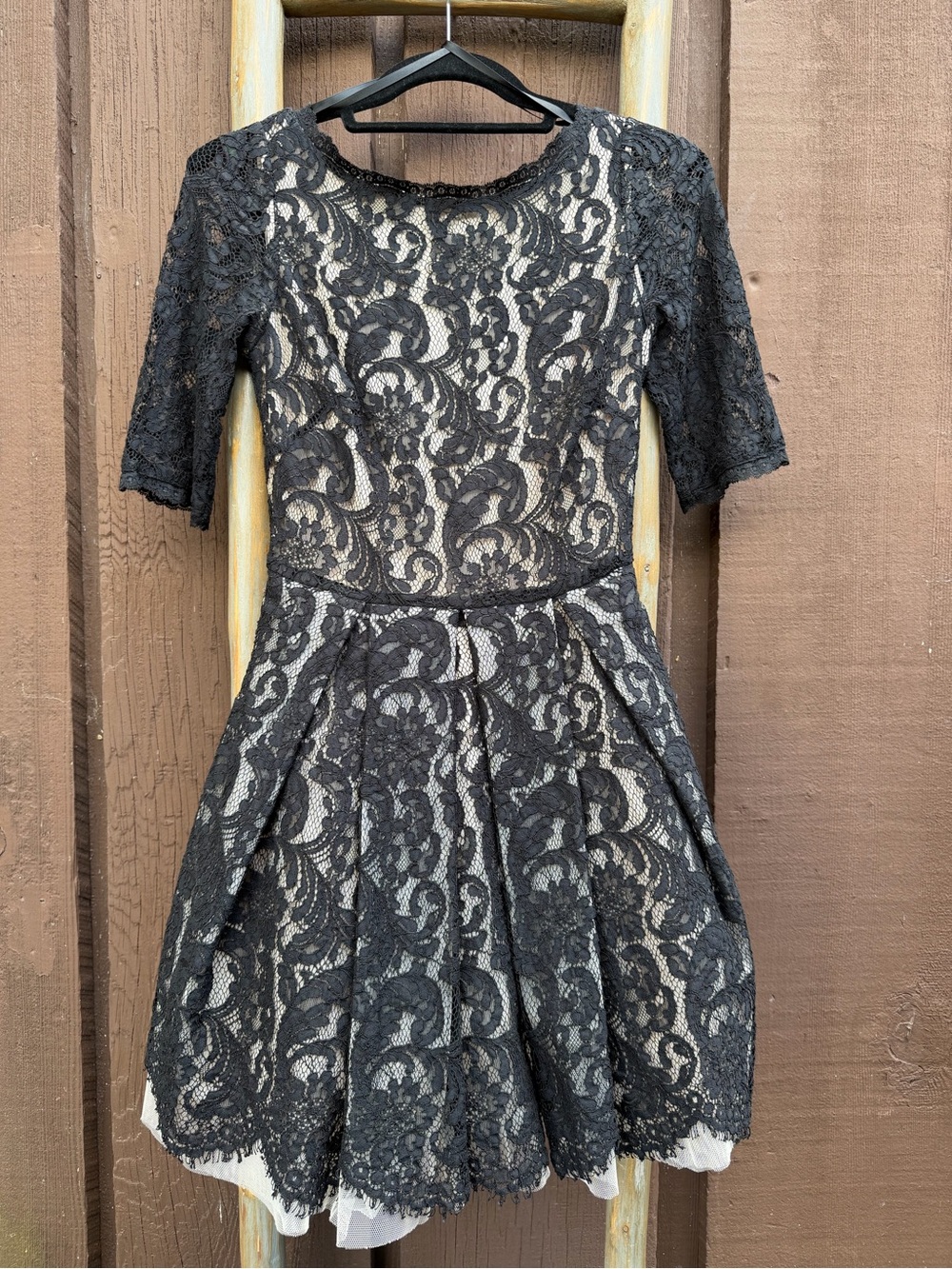 Bebe Black Lace Dress 3/4 Sleeve Size 00